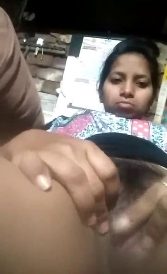 Sexy pakistani girl fingering