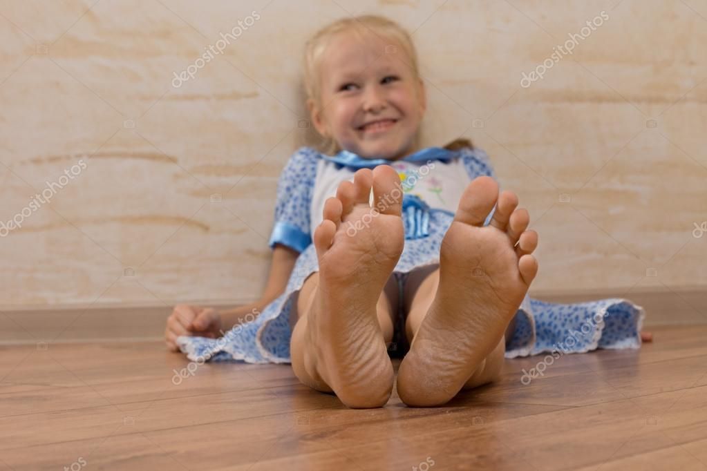 Guppy reccomend Very young girl feet photo