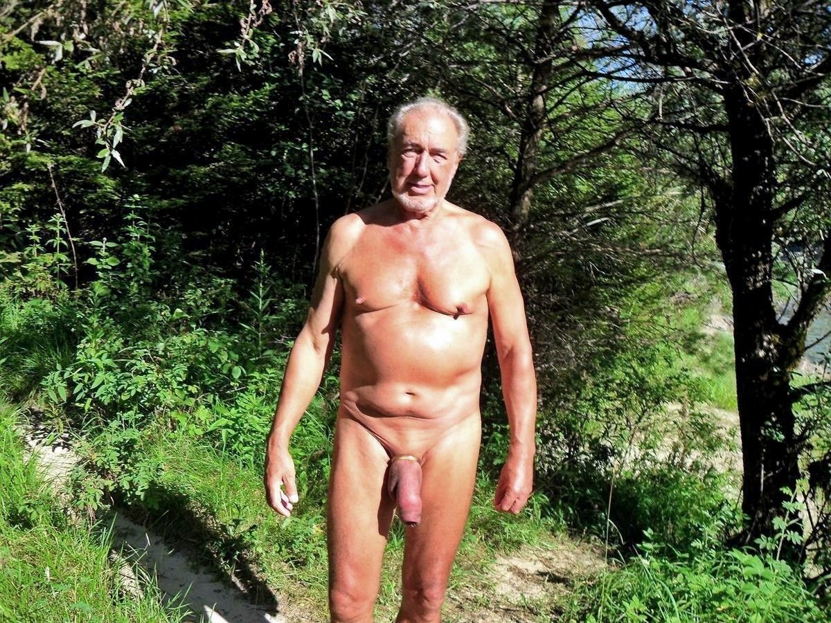 Mature Nudist - Free male nudist photos - Naked photo. 