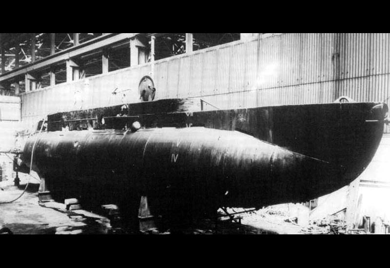 Naval midget submarine